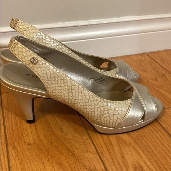 Bandolino gold heels - Picture 2 of 3